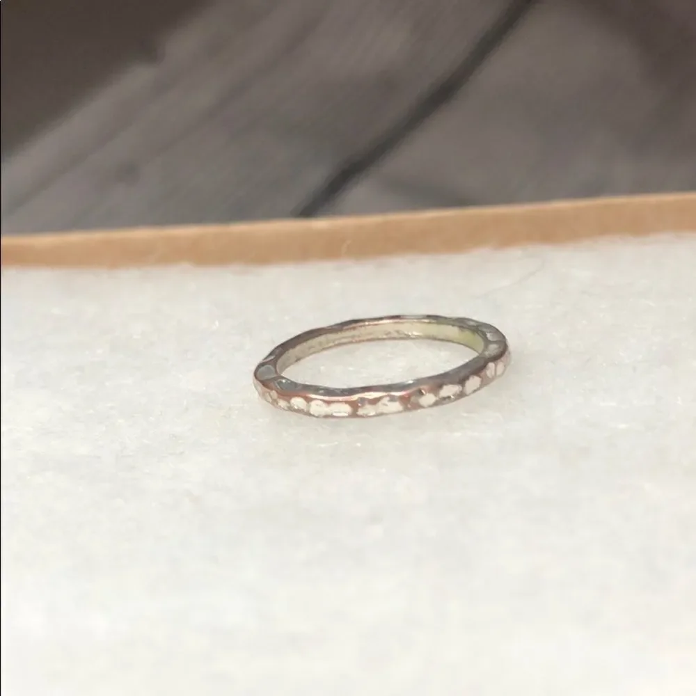 🍭6/$30 Hammered thin silver tone metal ring - size 5 1/4